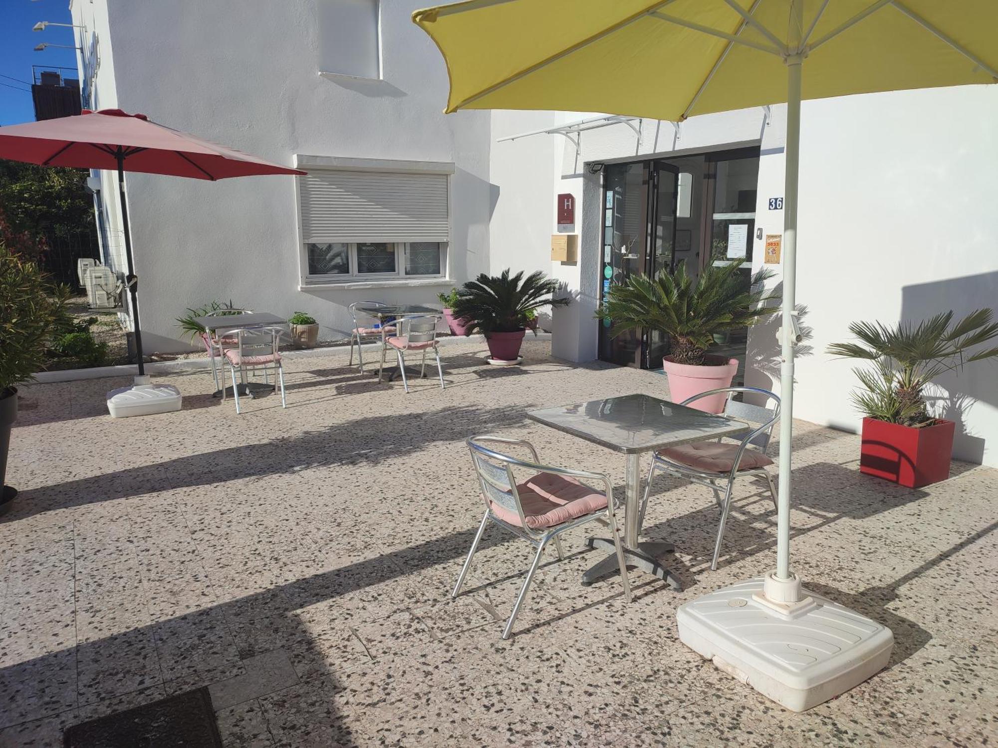 Hotel Le Calypso Hyères Exterior foto